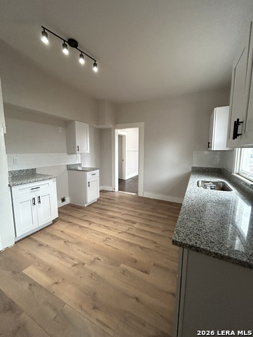 Image 4 of 17 For 329 Hot Wells