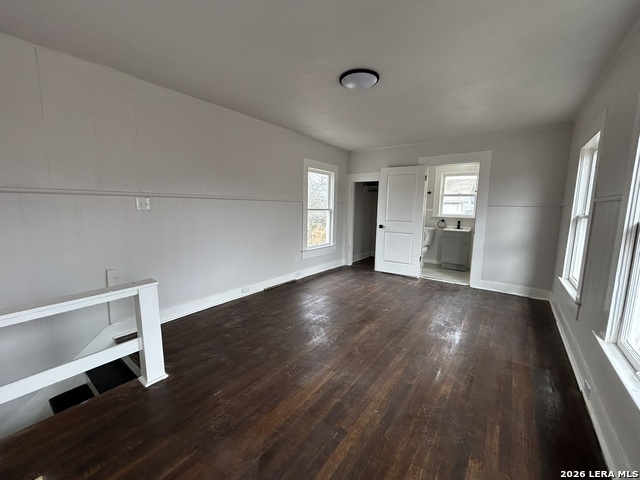 Image 10 of 14 For 329 Hot Wells