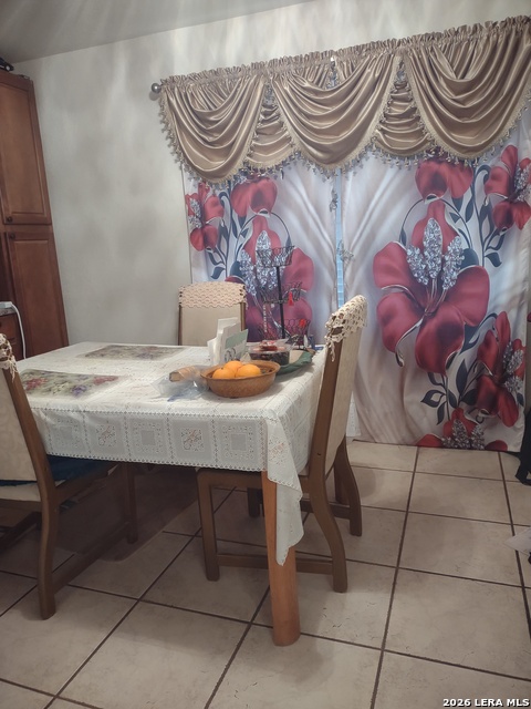 Image 16 of 52 For 137 Bluebonnet N