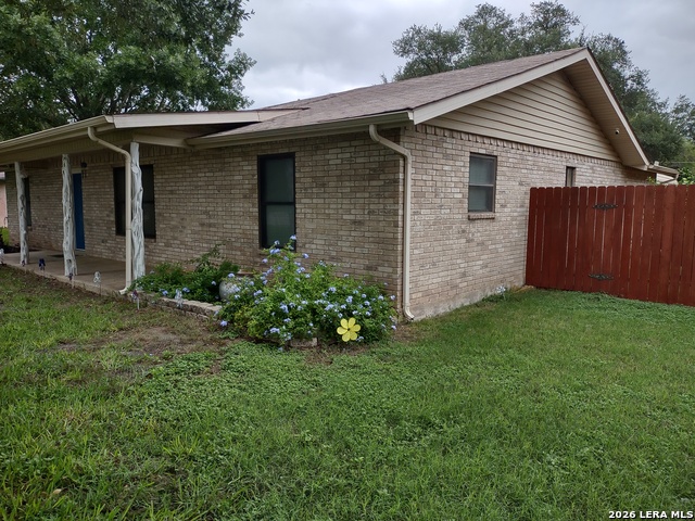 Image 3 of 52 For 137 Bluebonnet N