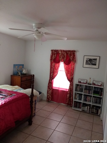 Image 33 of 52 For 137 Bluebonnet N