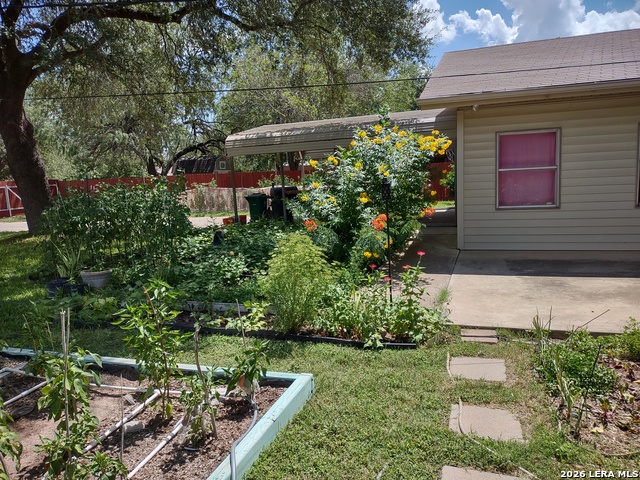 Image 44 of 52 For 137 Bluebonnet N