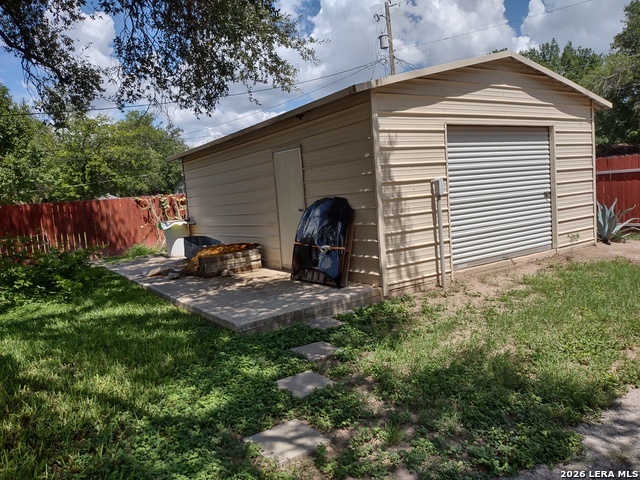 Image 45 of 52 For 137 Bluebonnet N