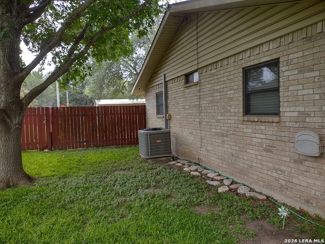 Image 47 of 52 For 137 Bluebonnet N