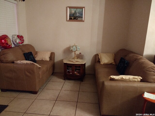 Image 8 of 52 For 137 Bluebonnet N