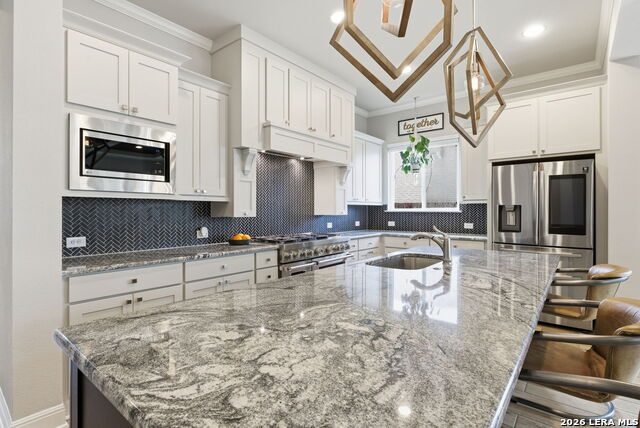 Image 12 of 79 For 4111 Andito  