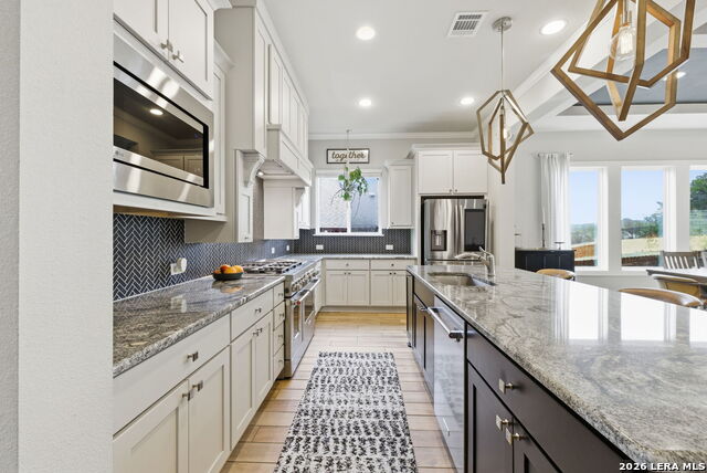 Image 13 of 79 For 4111 Andito  