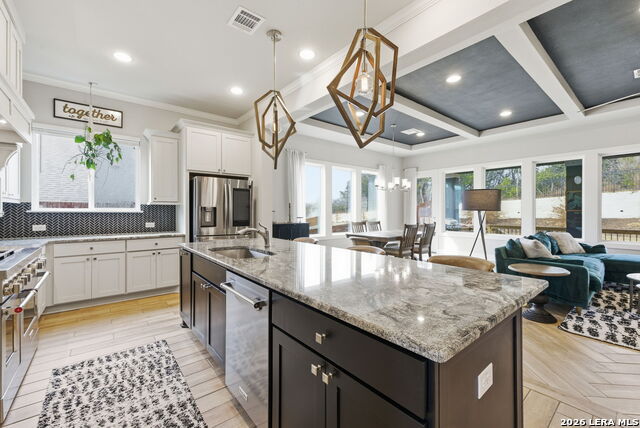 Image 14 of 79 For 4111 Andito  