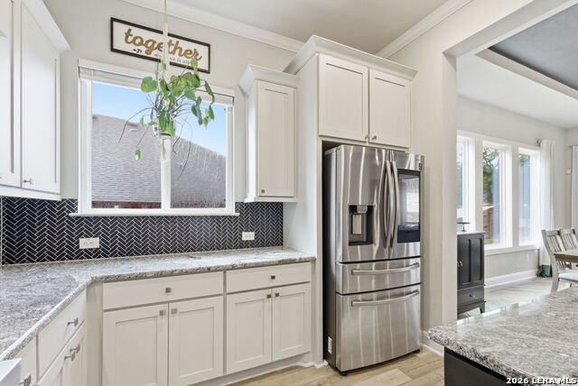 Image 19 of 79 For 4111 Andito  