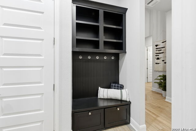 Image 46 of 79 For 4111 Andito  