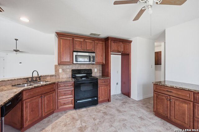 Image 15 of 30 For 9835 Spruce Ridge Dr