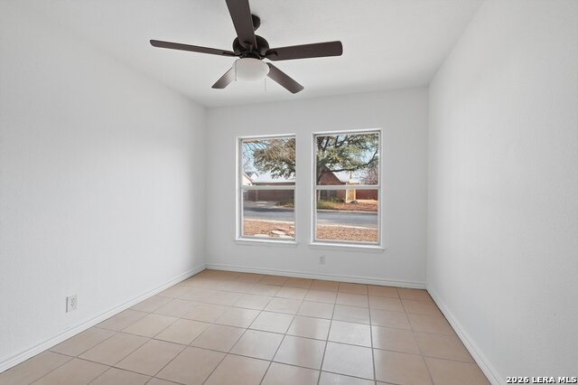 Image 18 of 30 For 9835 Spruce Ridge Dr