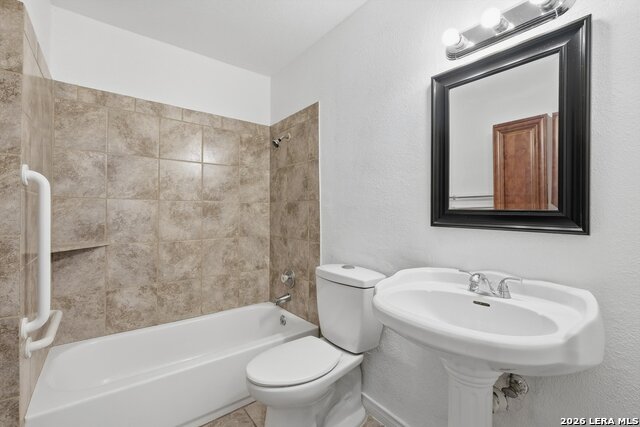 Image 23 of 30 For 9835 Spruce Ridge Dr