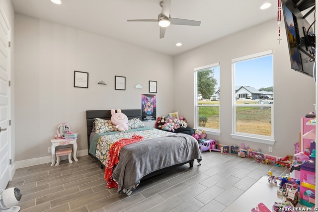 Image 16 of 27 For 424 Arthur Ct