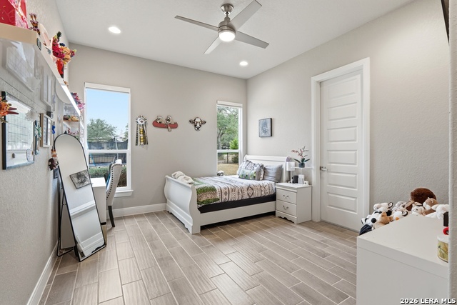 Image 17 of 27 For 424 Arthur Ct