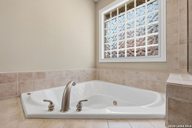 Image 23 of 35 For 250 English Oaks Circle