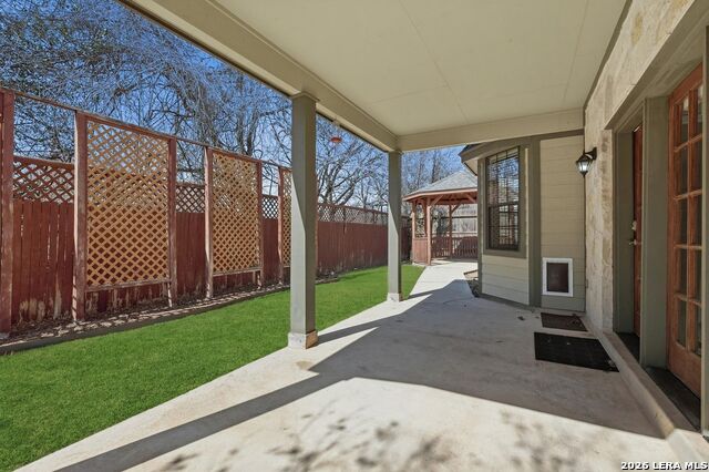 Image 29 of 35 For 250 English Oaks Circle