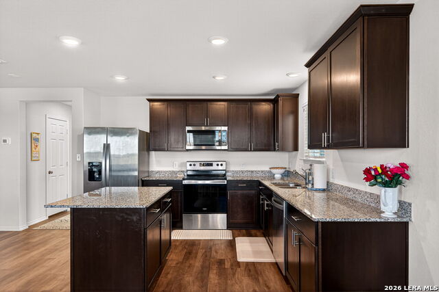 Image 13 of 31 For 4037 Bermuda Ln