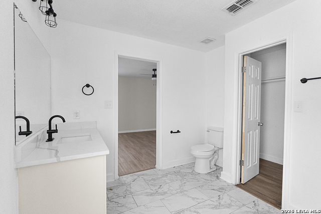 Image 18 of 39 For 11002 Moonlit Cyn