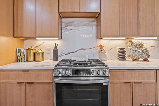 Image 11 of 31 For 15114 Oakmere