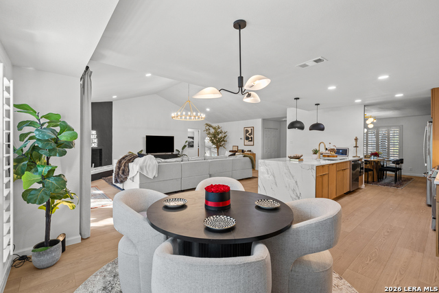 Image 13 of 31 For 15114 Oakmere