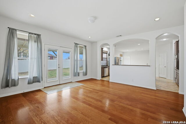 Image 17 of 49 For 140 Brookshire