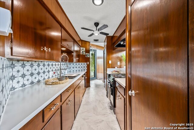 Image 10 of 76 For 4250 Tanglewood Trl