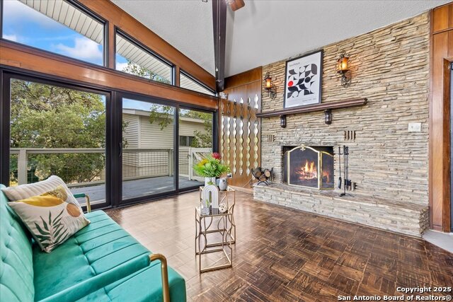 Image 7 of 76 For 4250 Tanglewood Trl