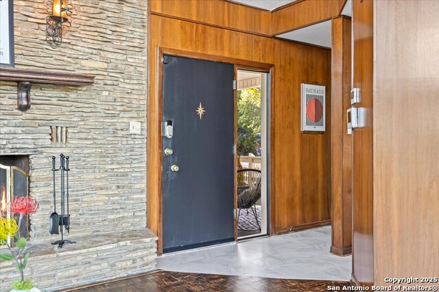 Image 8 of 76 For 4250 Tanglewood Trl