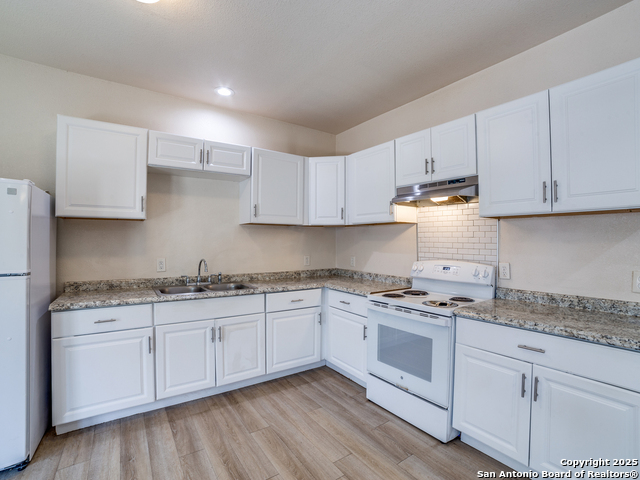 Image 12 of 15 For 22806 Shady Forest Dr