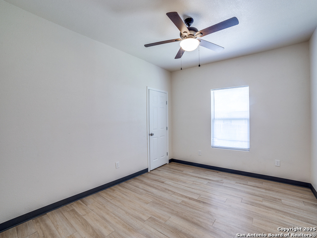 Image 13 of 15 For 22806 Shady Forest Dr