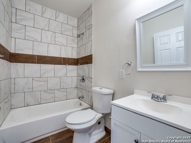 Image 14 of 15 For 22806 Shady Forest Dr