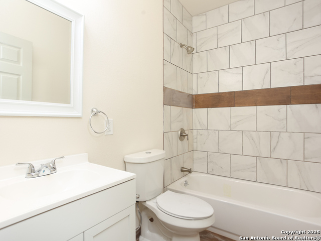 Image 8 of 15 For 22806 Shady Forest Dr