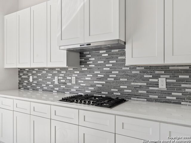 Image 13 of 43 For 727 Park Avenue E