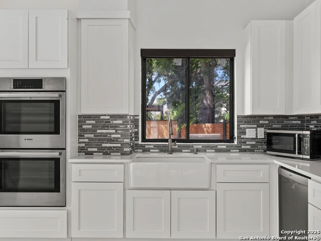 Image 16 of 43 For 727 Park Avenue E