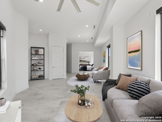 Image 27 of 43 For 727 Park Avenue E