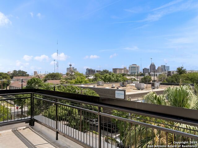 Image 39 of 43 For 727 Park Avenue E