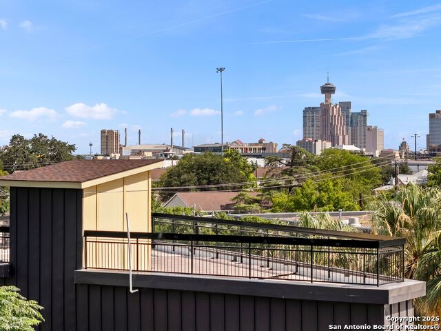 Image 41 of 43 For 727 Park Avenue E