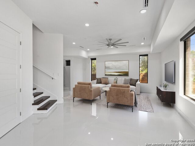 Image 9 of 43 For 727 Park Avenue E