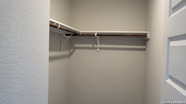 Image 18 of 34 For 2440 Ayers Dr