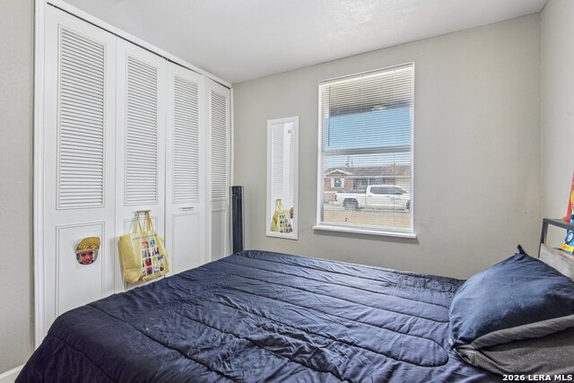 Image 25 of 32 For 6267 Apple Valley