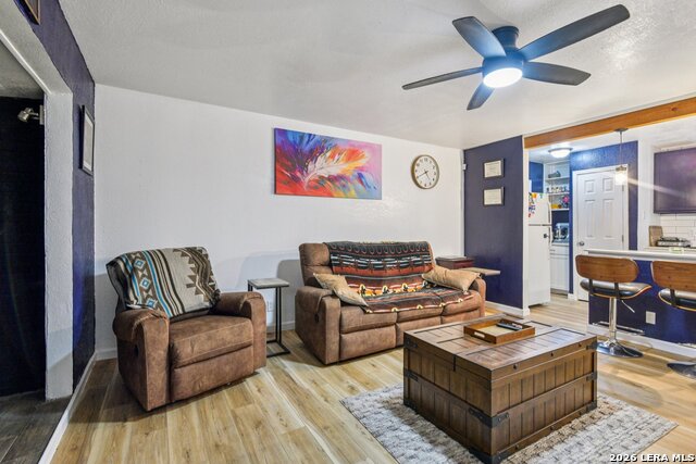 Image 5 of 32 For 6267 Apple Valley