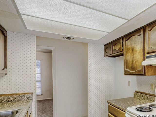 Listing photo id 8 for 9714 Bay View Dr