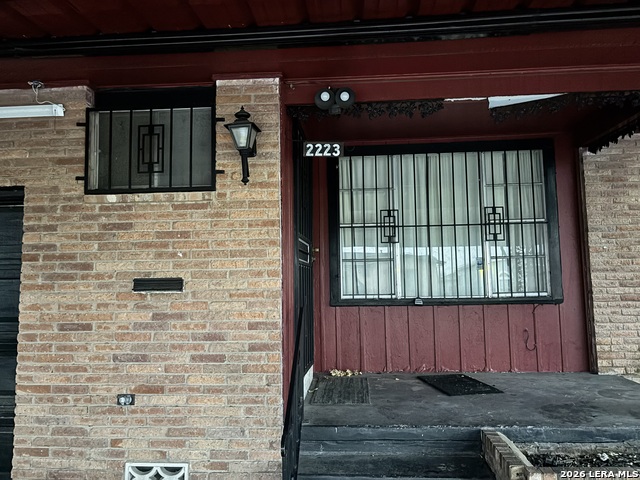 Image 3 of 8 For 2223 Hays  