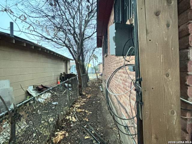 Image 6 of 8 For 2223 Hays  