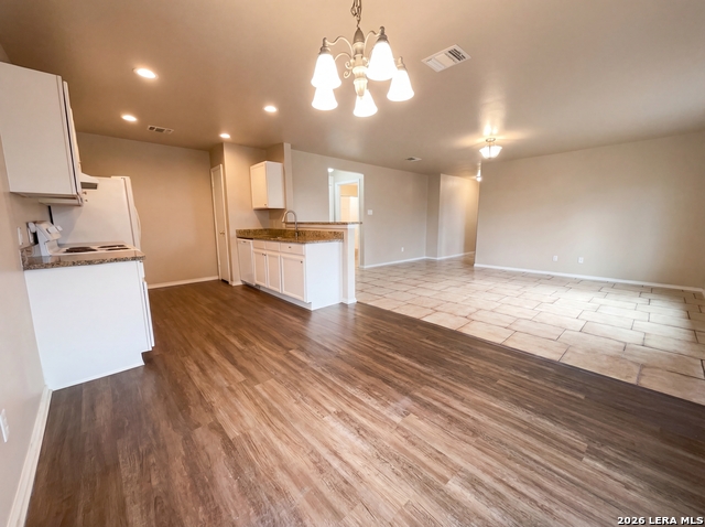 Listing photo id 8 for 517 5th  