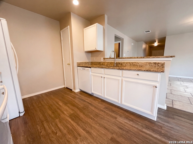 Listing photo id 9 for 517 5th  