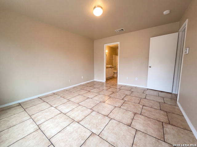 Listing photo id 10 for 517 5th  