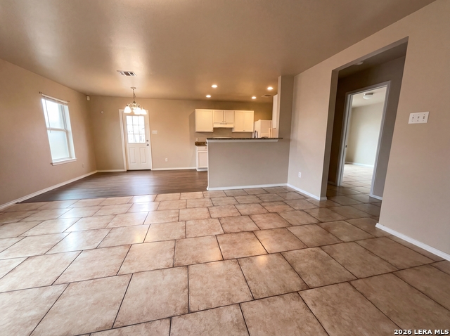 Listing photo id 13 for 517 5th  