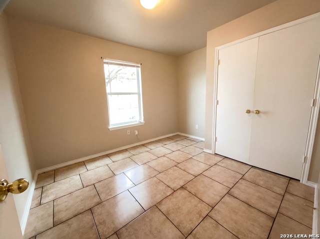 Listing photo id 4 for 517 5th  